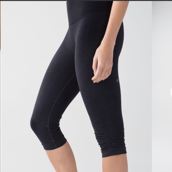 lululemon athletica Pants - NWOT Lululemon In the Flow Cropped Leggings Size 6